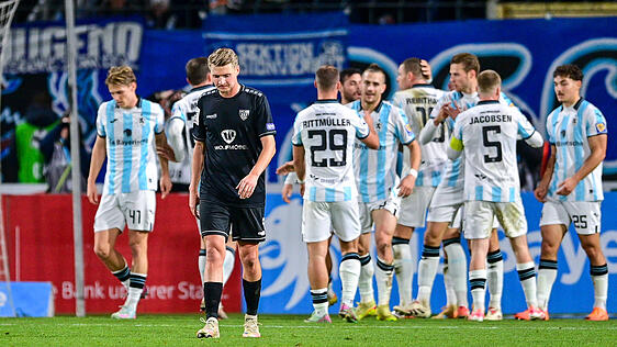 Die Löwen fuhren gegen Schweinfurt die nächsten drei Punkte ein. Die Löwen fuhren gegen Schweinfurt die nächsten drei Punkte ein.