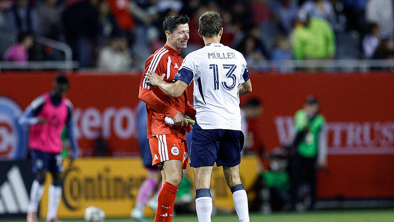 Wiedersehen in der MLS: Lewandowski (l.) und M&uuml;ller.