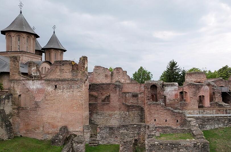 Es gibt verschiedene Ort, die mit dem historischen Dracula-F&uuml;rsten in Verbindung gebracht werden - unter anderem die Festung von T&acirc;rgoviște.