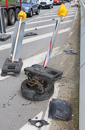 Bilder von der Unfallstelle am Autobahnende Heldenstein.