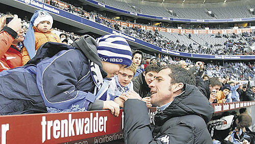 Trainer Marco Kurz will auch den jüngeren Löwen-Fans endlich den ersten Heimsieg 2008 schenken. Trainer Marco Kurz will auch den jüngeren Löwen-Fans endlich den ersten Heimsieg 2008 schenken.
