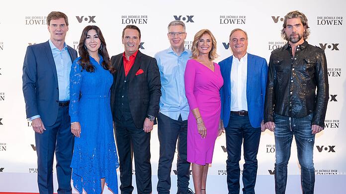 Der Cast aus der Erfolgsshow "Die Höhle der Löwen": Carsten Maschmeyer, Judith Williams, Ralf Dümmel, Frank Thelen, Dagmar Wöhrl, Georg Kofler und Nils Glagau.