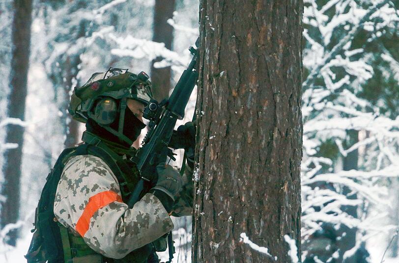 Bei der Nato-Übung "Cold Response 26" übten in Nord-Norwegen 32.500 Soldaten im März 2023 den Ernstfall. Bei der Nato-Übung "Cold Response 26" übten in Nord-Norwegen 32.500 Soldaten im März 2023 den Ernstfall.