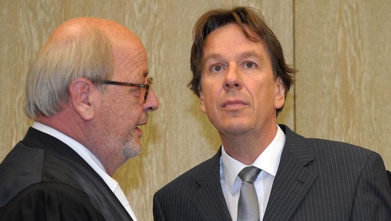 Jörg Kachelmann mit seinem Anwalt in Mannheim Jörg Kachelmann mit seinem Anwalt in Mannheim