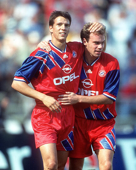 Nerlinger spielte von 1990 bis 1998 im Verein, wurde DFB-Pokal- und UEFA Cup-Sieger sowie zwei Mal Deutscher Meister. Hier sieht man ihn gemeinsam mit seinem ehemaligen Mitspieler Christian Ziege...