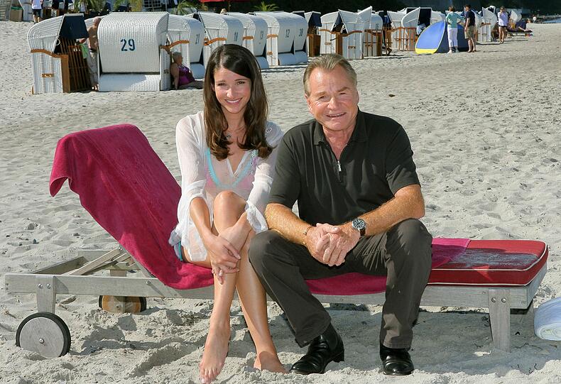 Sophie Wepper mit mit ihrem Vater Fritz bei Dreharbeiten.