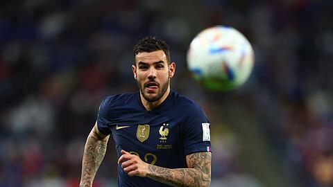 Theo Hernandez von Frankreich in Aktion.