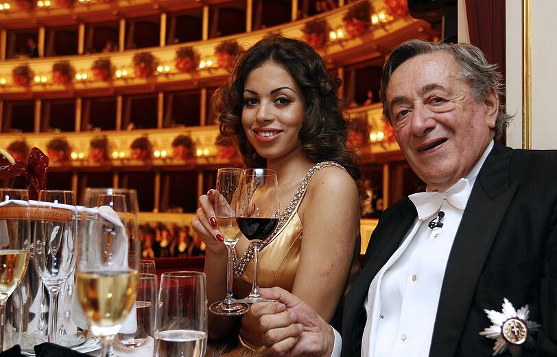 Sie war Richard "Mörtel" Lugners Aufputz für den Opernball: Sehen Sie hier die Bilder von Rubys Auftritt in Wien.