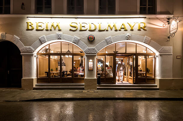 Auch beim Sedlmayr in der Altstadt lassen sich romatische Abende verbringen.