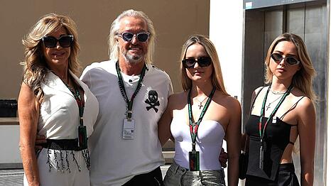 Carmen und Robert Geiss f&auml;llen ein hartes Urteil &uuml;ber ihre T&ouml;chter Davina und Shania.