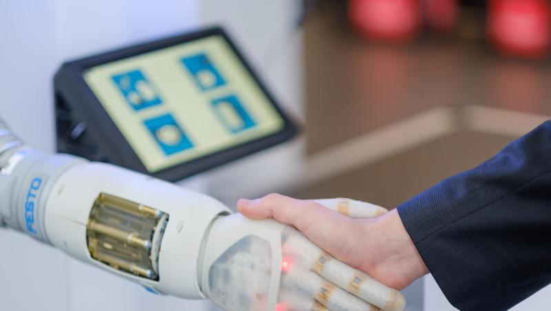Die pneumatisch betriebene Roboter-Hand „Bionic Soft Hand“ der Firma Festo auf der Hannover Messe. Die pneumatisch betriebene Roboter-Hand „Bionic Soft Hand“ der Firma Festo auf der Hannover Messe.