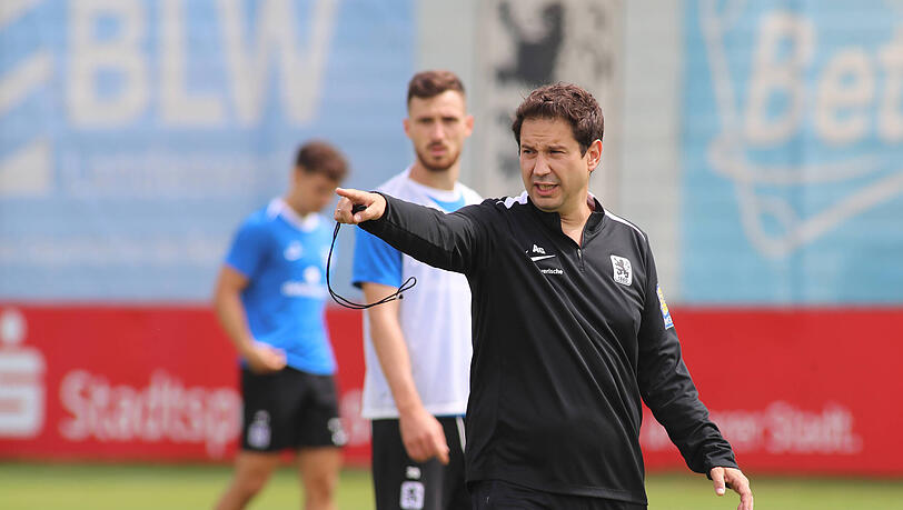 Da ist er, der Systemfehler: Coach Argirios Giannikis an der Grünwalder Straße.
