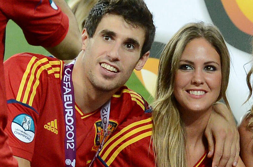 Sie ist ein Model und sie sieht gut aus: So heiß ist Maria Imizcoz die Freudin von Javi Martinez, den die Bayern unbedingt verpflichten wollen.