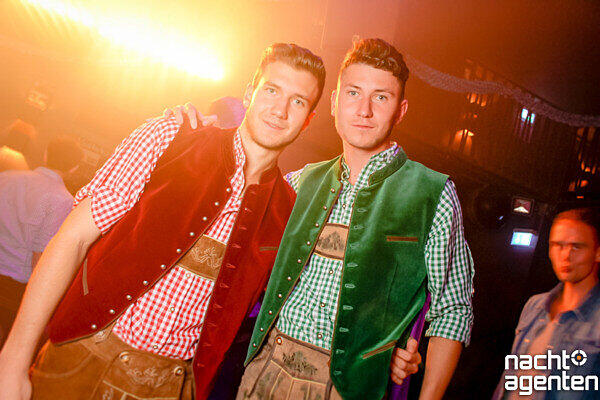 Apres-Wiesn-Party im Jack Rabbit. Mehr Bilder unter: http://www.nachtagenten.de/event/26.09.2015/jack-rabbit/wuide-wiesn-2015.332691.html