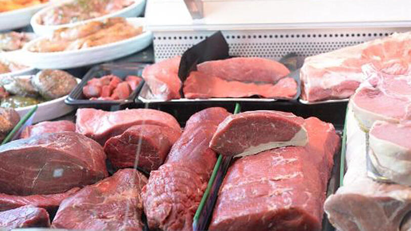 Die Produktion von einem Kilogramm Rindfleisch verursacht laut Umweltbundesamt zwischen 7 und 28 Kilogramm Treibhausgasemissionen - Obst oder Gemüse dagegen liegen bei weniger als einem Kilogramm.