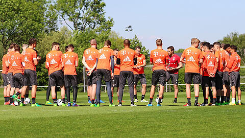 Am Sonntagnachmittag stand für die Bayern-Junioren noch das Abschlusstraining in Dortmund an, am Abend folgte ein offizieller Empfang des DFB.