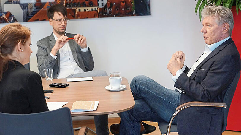 "Das was ich ankündige, setze ich durch", sagt Reiter im Interview mit AZ-Lokalchef Felix Müller und Rathausreporterin Emily Engels.