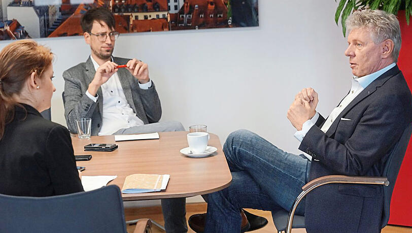 "Das was ich ankündige, setze ich durch", sagt Reiter im Interview mit AZ-Lokalchef Felix Müller und Rathausreporterin Emily Engels.