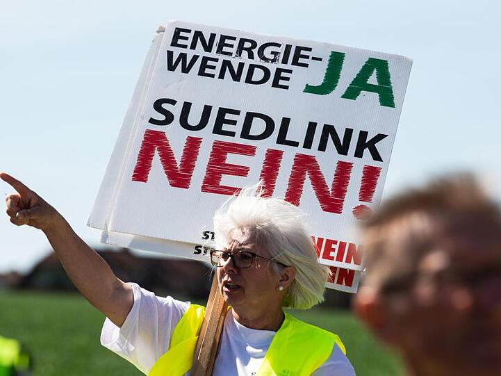 Öko-Strom aus dem windigen Norden ja, Stromtrassen nein: Protest gegen die sogenannte Suedlink-Leitung in Thüringen.