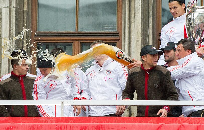 "Mia san Triple". Die Bilder von der Bayern-Siegesfeier am Sonntag.
