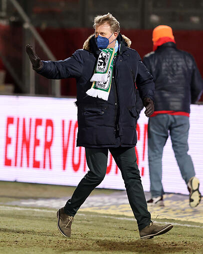 Martin Gräfer beim Drittliga-Auswärtsspiel der Löwen bei den Würzburger Kickers (3:0). Martin Gräfer beim Drittliga-Auswärtsspiel der Löwen bei den Würzburger Kickers (3:0).