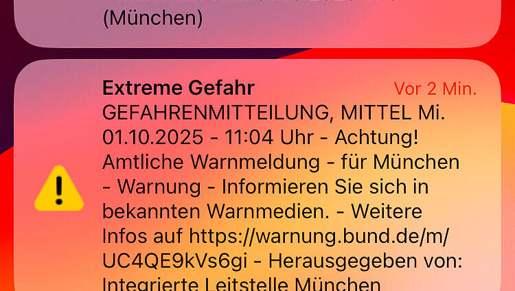 Katwarn und CellBroadcast haben ausgelöst wegen der Bedrohungslage auf dem Oktoberfest Katwarn und CellBroadcast haben ausgelöst wegen der Bedrohungslage auf dem Oktoberfest