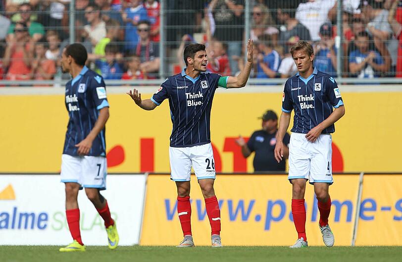 Löwen-Ratlosigkeit: Kapitän Christopher Schindler und Co. nach der 0:1-Pleite beim 1. FC Heidenheim.