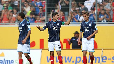 Löwen-Ratlosigkeit: Kapitän Christopher Schindler und Co. nach der 0:1-Pleite beim 1. FC Heidenheim. Löwen-Ratlosigkeit: Kapitän Christopher Schindler und Co. nach der 0:1-Pleite beim 1. FC Heidenheim.