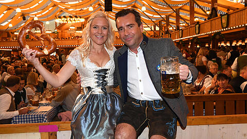 Andrea und Falk Raudies haben eingeladen. Wer alles da war, können Sie auf den nächsten Bildern sehen.