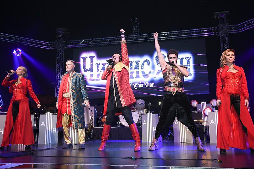 Für die richtige Musik sorgte die Gruppe "Dschinghis Khan" (Neubesetzung).