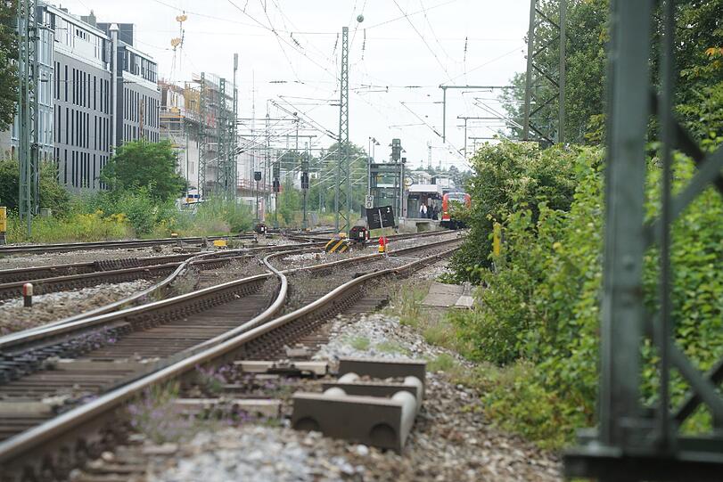 Laster zerstört Unterführung: Bilder von der Unfallstelle.
