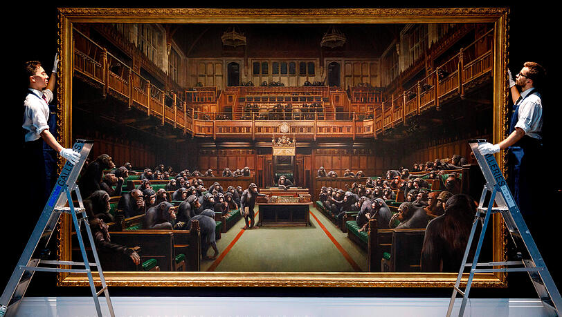 "Devolved Parliament" - 2019 auf einer Ausstellung in London. "Devolved Parliament" - 2019 auf einer Ausstellung in London.