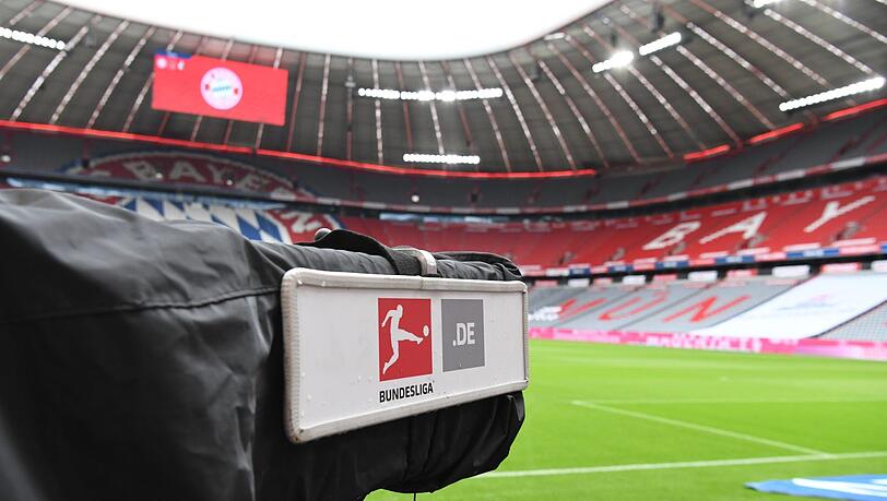 Mitte September soll die neue Saison in der Bundesliga starten - womöglich ohne den FC Bayern. Mitte September soll die neue Saison in der Bundesliga starten - womöglich ohne den FC Bayern.