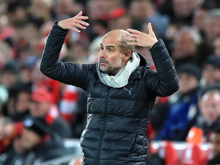 Pep Guardiola, Trainer von Manchester City, gestikuliert am Spielfeldrand. Foto: Peter Byrne/PA Wire/dpa/Archivbild