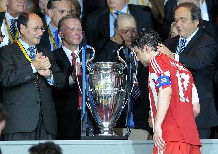 Er wurde leider von van Gaal nicht gehalten und verließ den FC Bayern. Kapitän war er von 2008 bis 2011.
