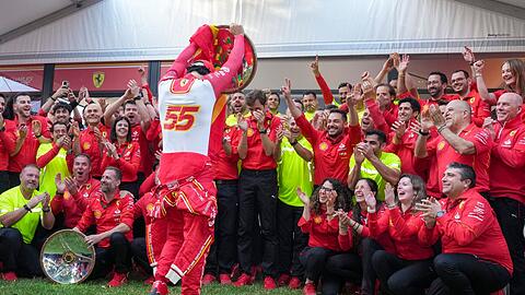 Carlos Sainz muss im kommenden Jahr seinen Platz bei Ferrari freimachen.