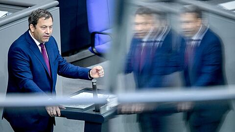 Finanzminister Klingbeil verteidigte seinen Etat im Bundestag.