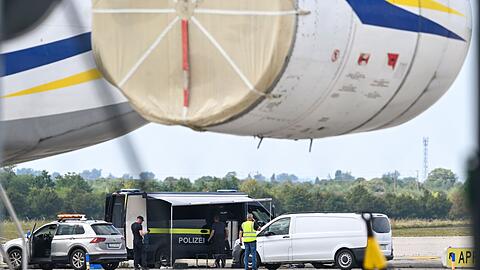 Laut Sicherheitskreisen wurde die Drohne in der N&auml;he eines ukrainischen Frachtflugzeugs gefunden.