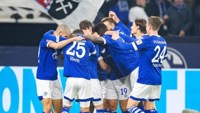Durch den Sieg gegen Nürnberg hat Schalke nun vier Punkte Vorsprung auf Rang 16. Durch den Sieg gegen Nürnberg hat Schalke nun vier Punkte Vorsprung auf Rang 16.