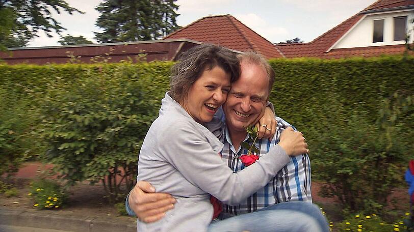 Der muntere Münsterländer Christian (46) und Elke (41) aus Hessen sind schon kurz nach ihrer Anreise ein Herz und eine Seele.