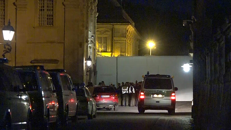 Großaufgebot am Jugendgefängnis in Ebrach - die Bilder vom Polizeieinsatz.