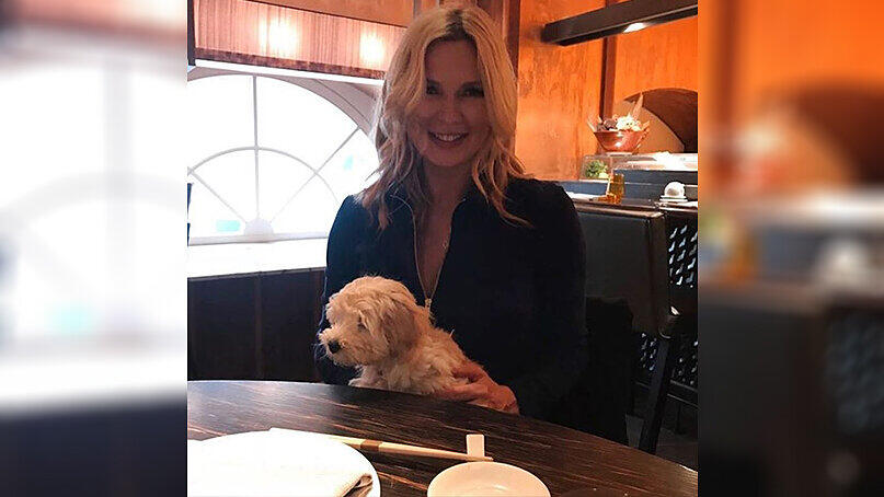 Am Restauranttisch: Veronica Ferres mit Hündin Luna
