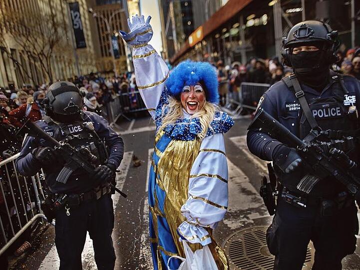 Ein gut bewachter Clown.