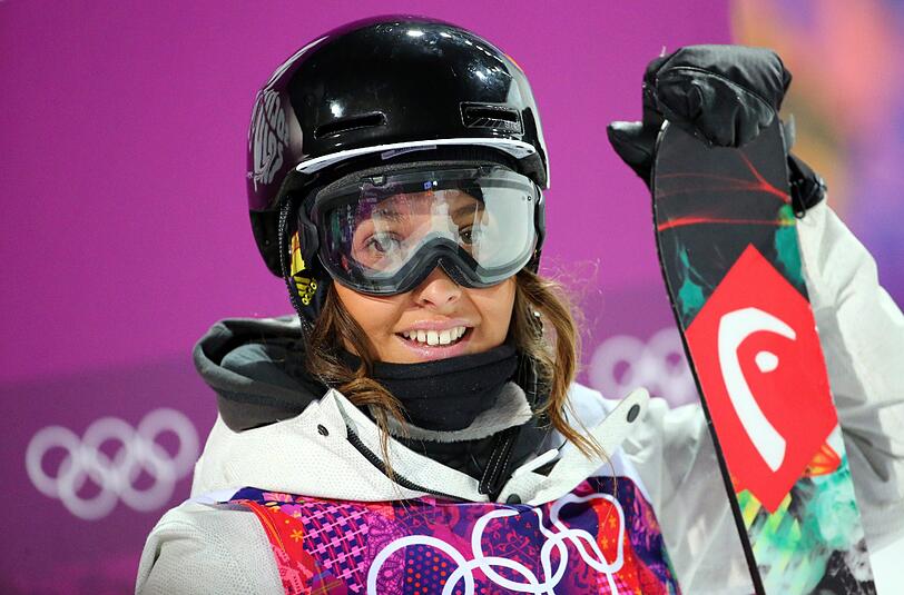 Sabrina Cakmakli lächelt, obwohl sie es nicht ins Halfpipe-Finale geschafft hat. Ein 14. Platz war trotzdem ein großer Erfolg für sie.