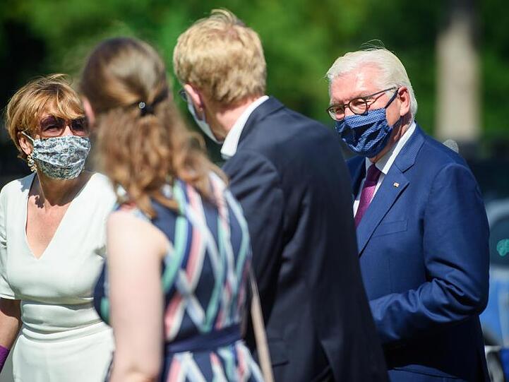 Auch in Schleswig geht ohne Maske nichts.