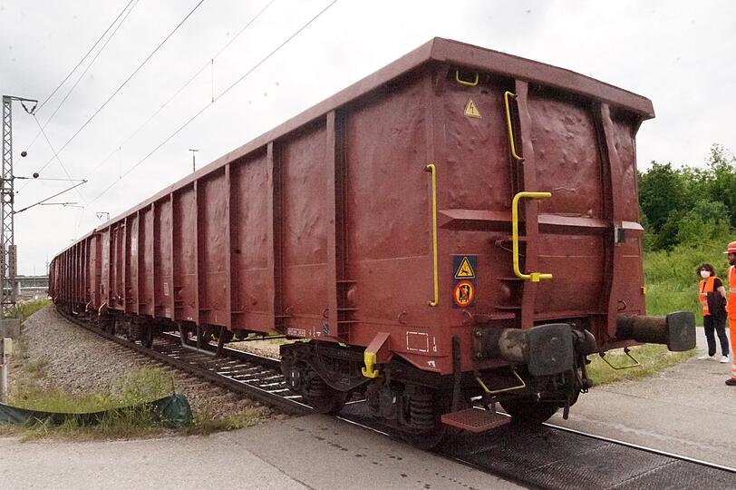 Auch die Waggons sind noch "wie vor 100 Jahren".