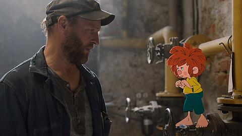 Florian Eder (Florian Brückner) und Pumuckl in "Neue Geschichten vom Pumuckl".