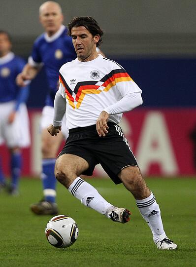 ... ehemaligen deutschen Nationalspielers Karl-Heinz Riedle. Der Stürmer erzielte in seiner aktiven Bundesligakarriere in 207 Spielen 72 Tore.