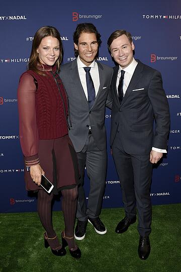 Die Schauspieler Jessica Schwarz und David Kross nehmen Rafael Nadal in ihre Mitte
