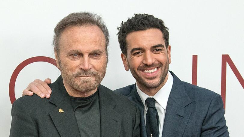 Filmpremiere von "Der Fall Collini": Elyas M'Barek (re.) lacht an der Seite von Schauspieler Franco Nero.